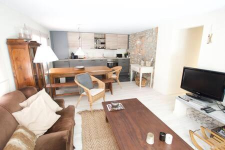 Apartament Central Amb Terrassa Alp Εξωτερικό φωτογραφία